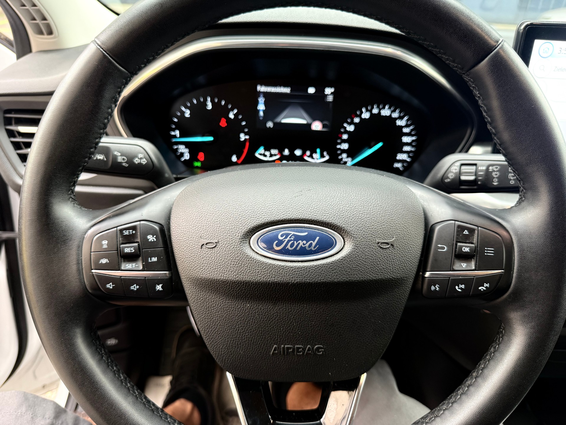 FORD Focus 1.5 TDCi Titanium Automatic-image-10