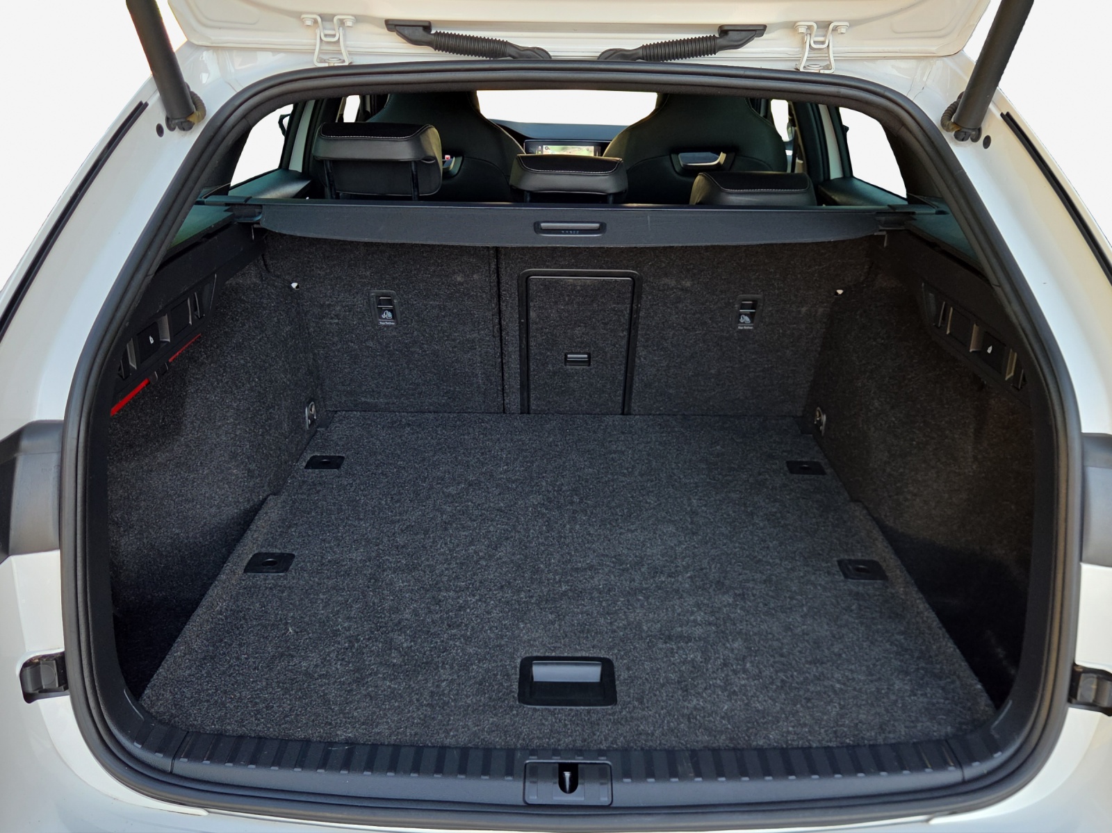 SKODA Octavia Combi 2.0 TDI DSG RS 4x4-image-12