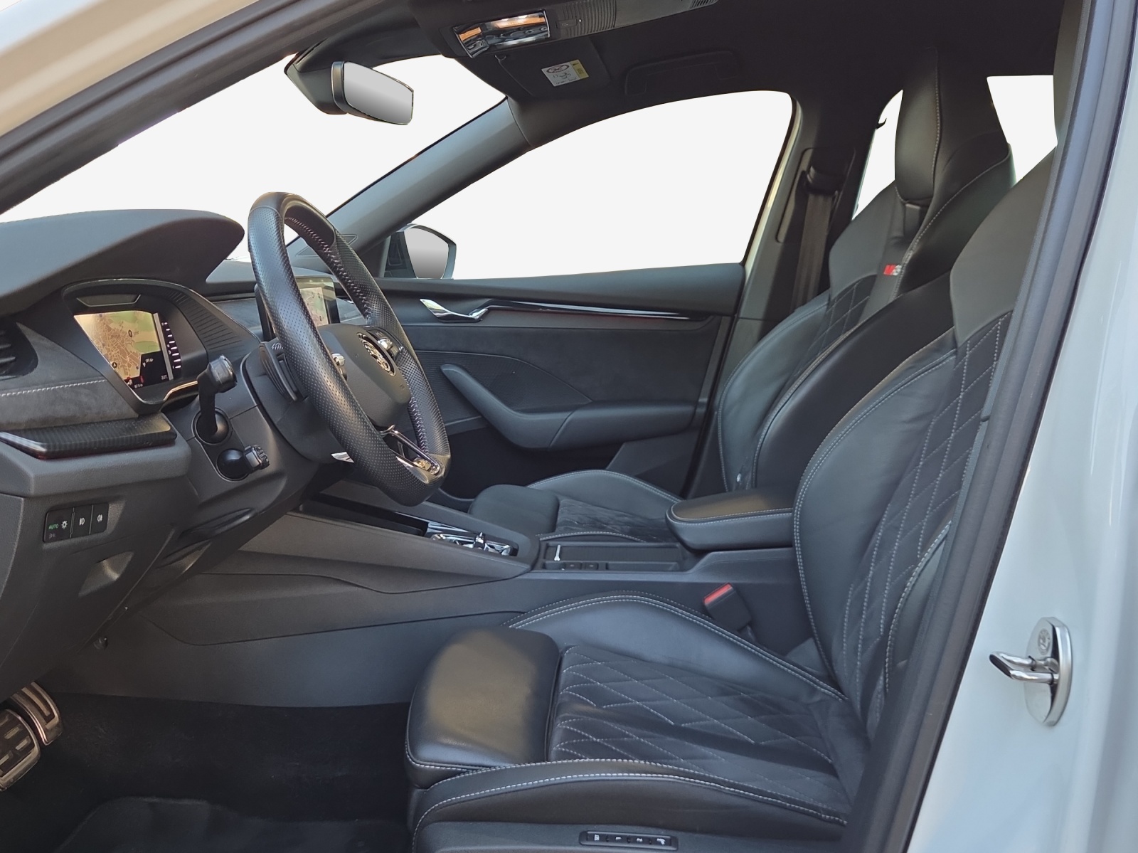 SKODA Octavia Combi 2.0 TDI DSG RS 4x4-image-7