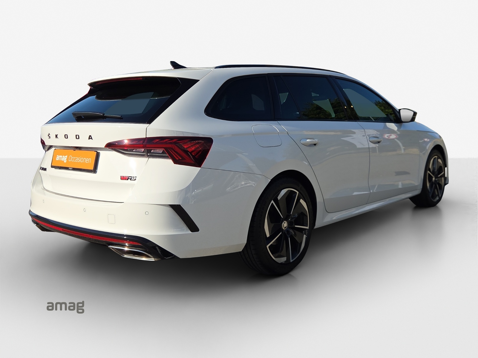 SKODA Octavia Combi 2.0 TDI DSG RS 4x4-image-4