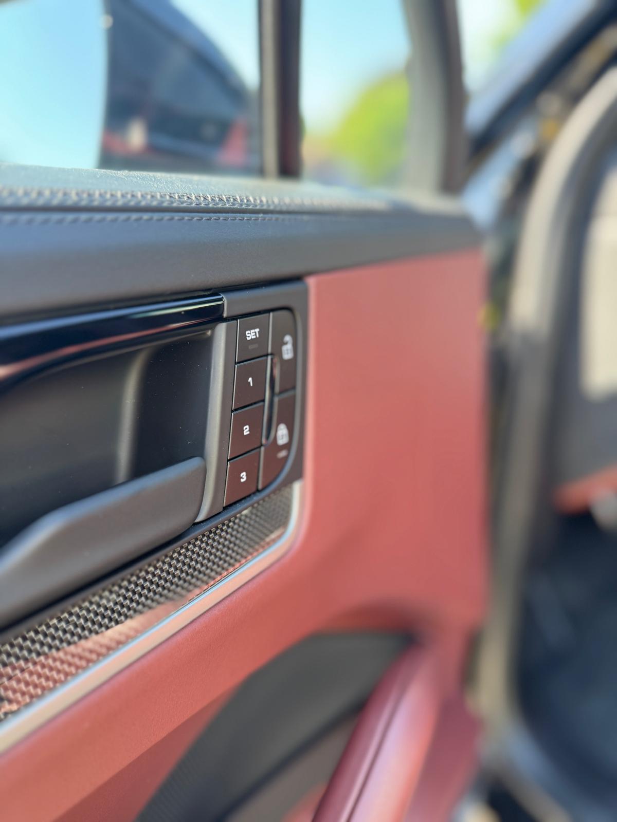 PORSCHE Cayenne Turbo E-Hybrid Tiptronic-image-14