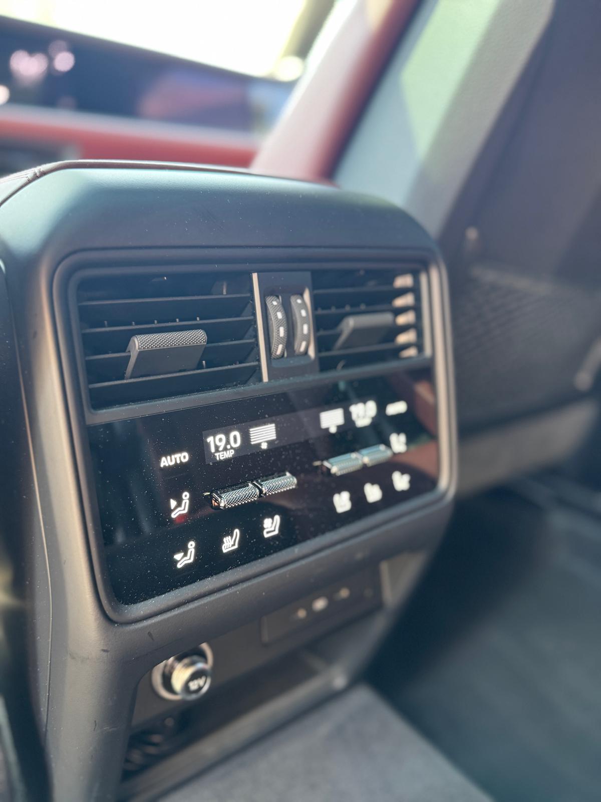 PORSCHE Cayenne Turbo E-Hybrid Tiptronic-image-18