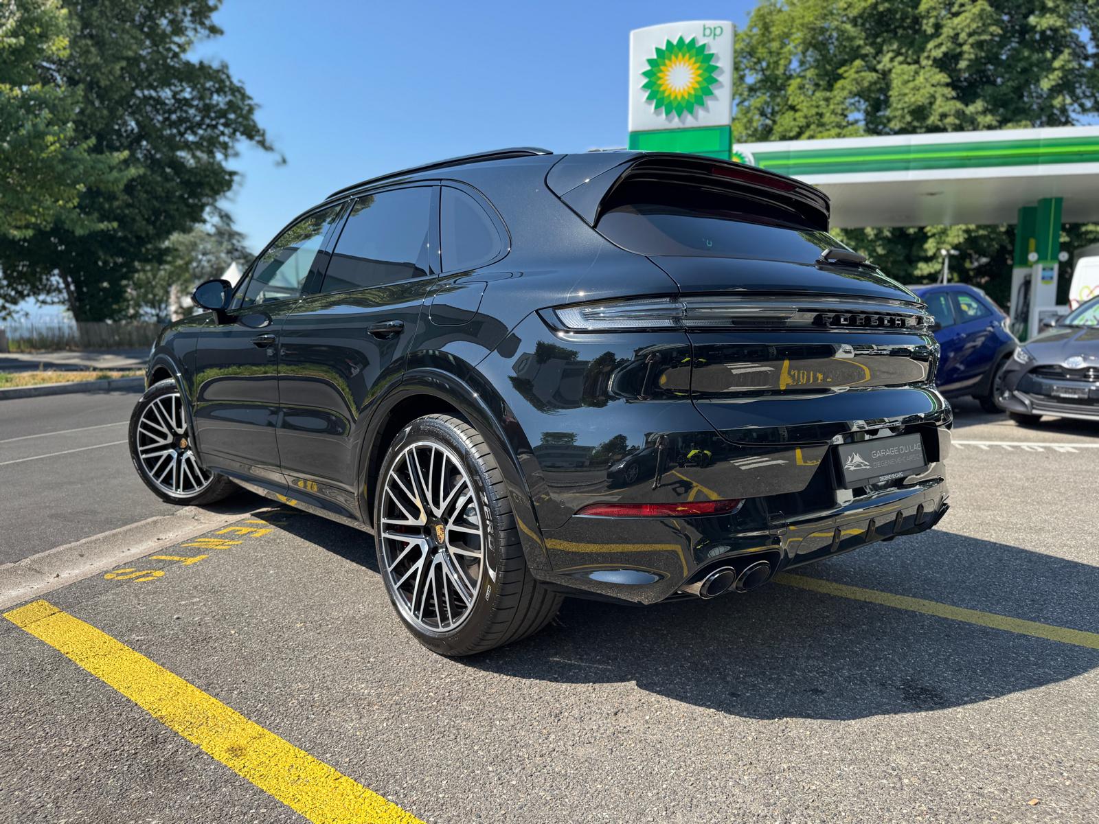 PORSCHE Cayenne Turbo E-Hybrid Tiptronic-image-2