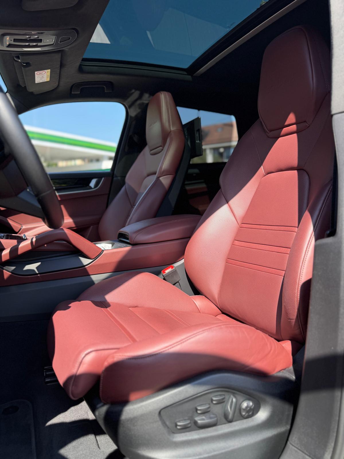 PORSCHE Cayenne Turbo E-Hybrid Tiptronic-image-11