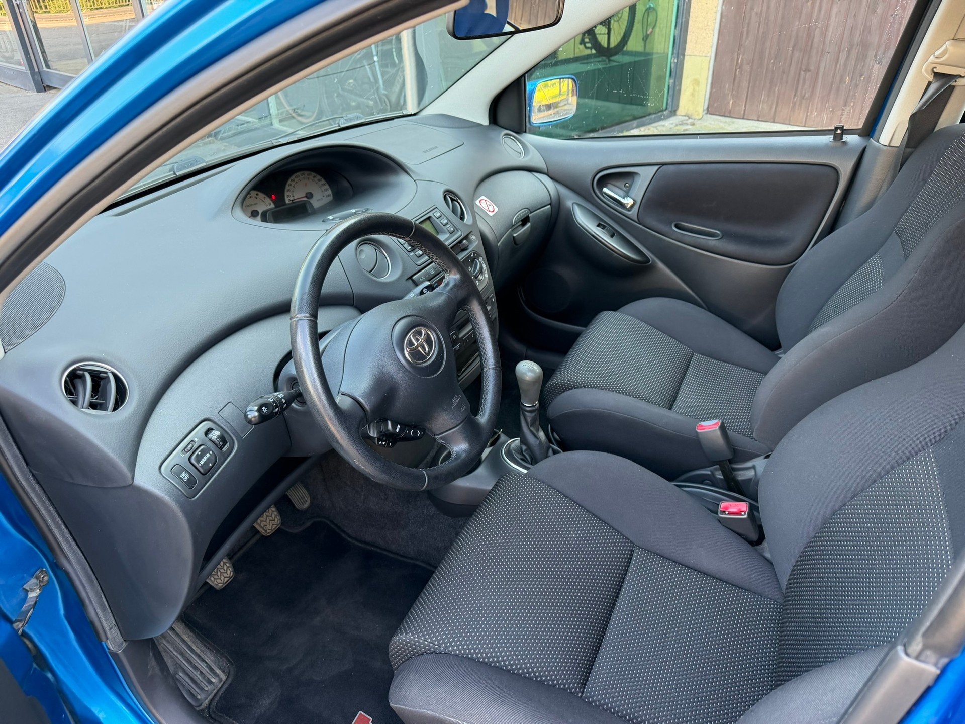 TOYOTA Yaris 1.5 TS-image-6