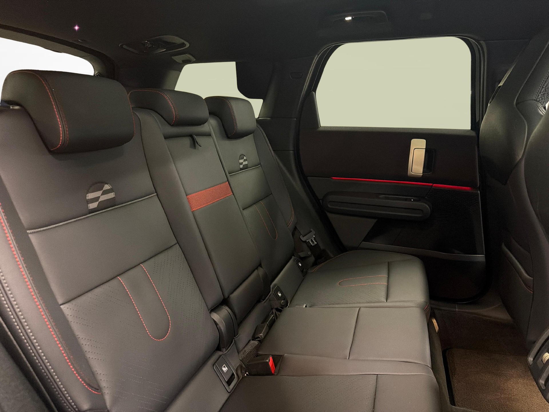 MINI Countryman U25 2.0i John Cooper Works ALL4-image-17