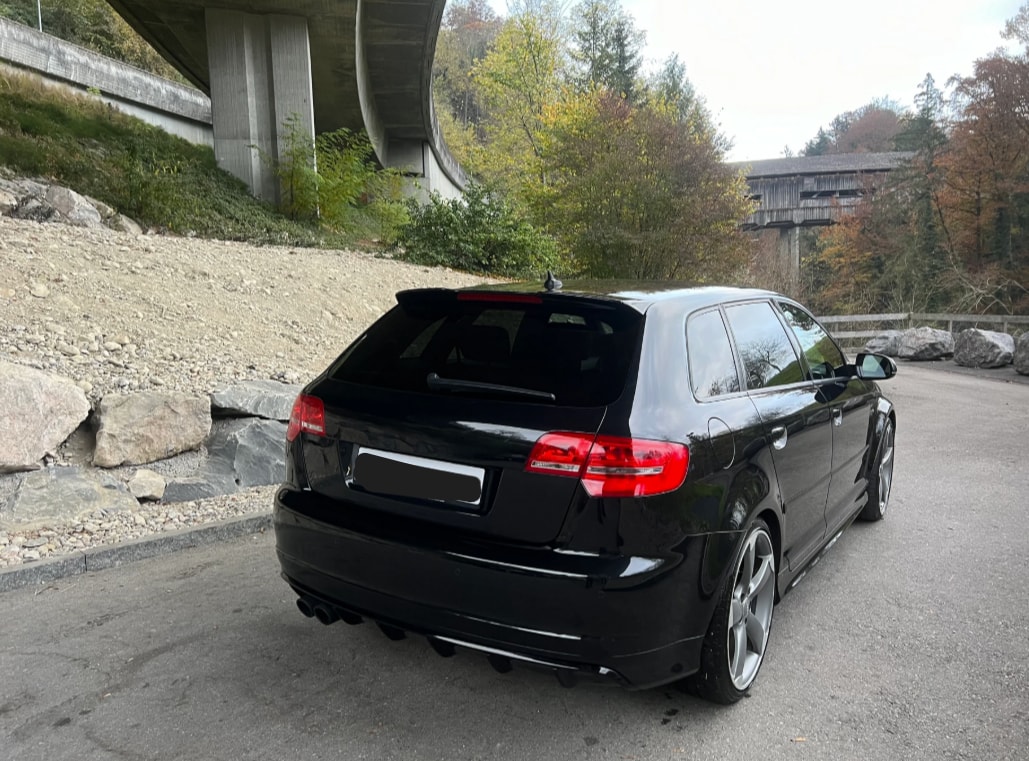 AUDI 2.5 T FSI quattro S-Tronic-image-2
