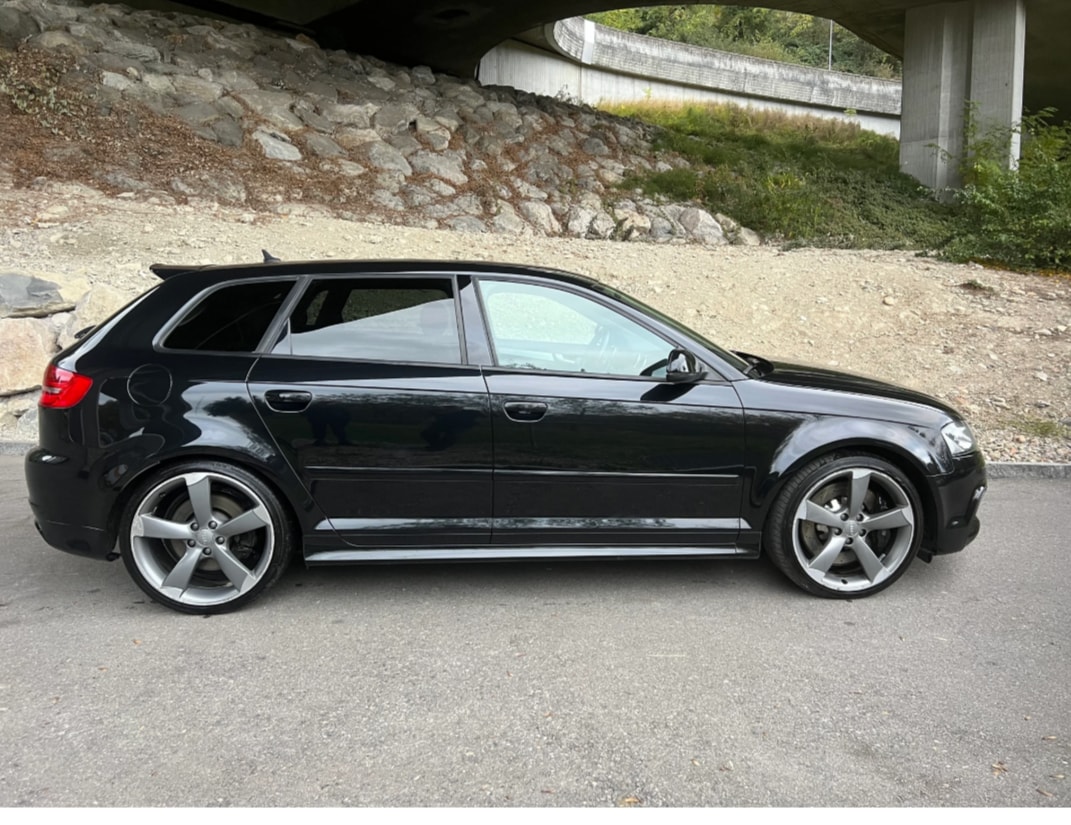 AUDI 2.5 T FSI quattro S-Tronic-image-1