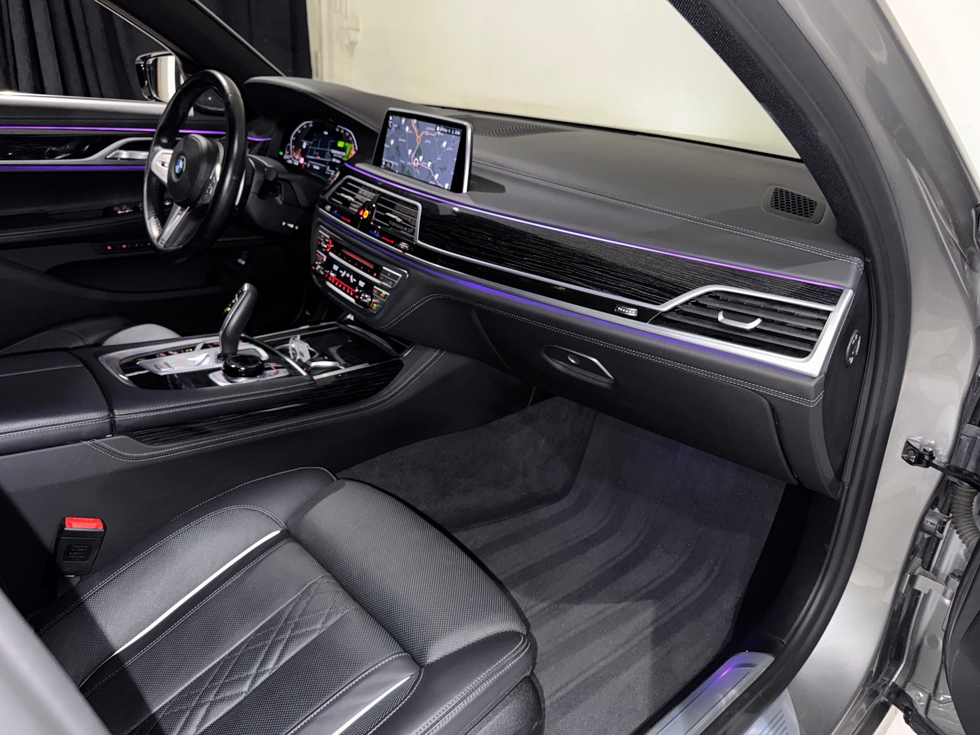 BMW 730d xDrive 48V M Sport Steptronic | CH | 1.Hand |-image-13