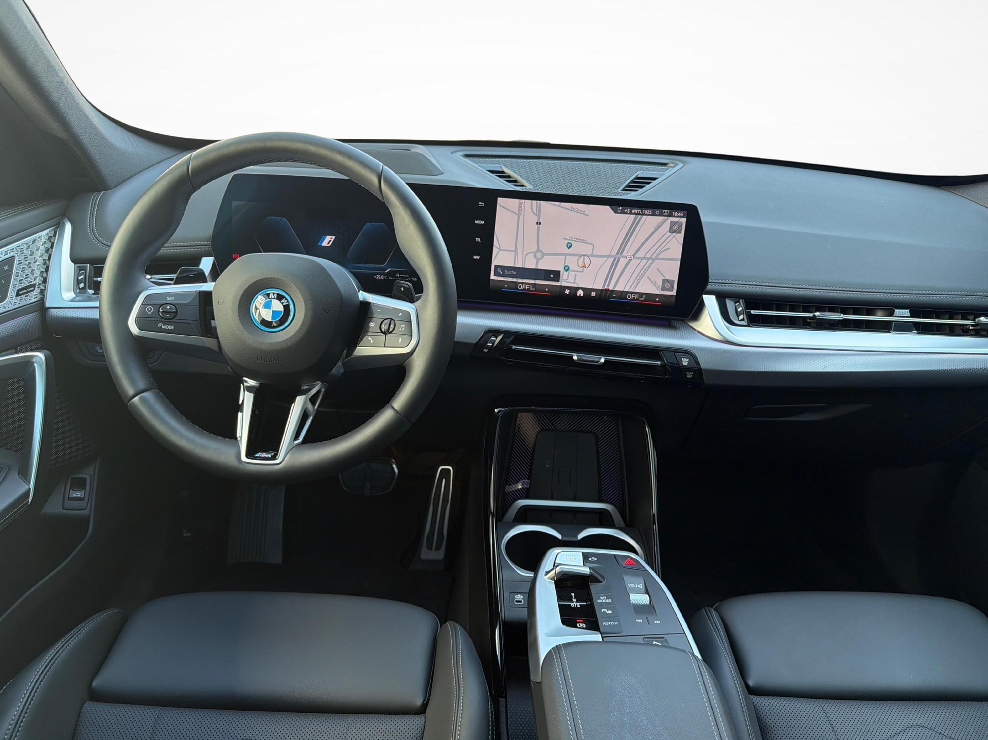 BMW X1 30e xDrive paddles-image-12