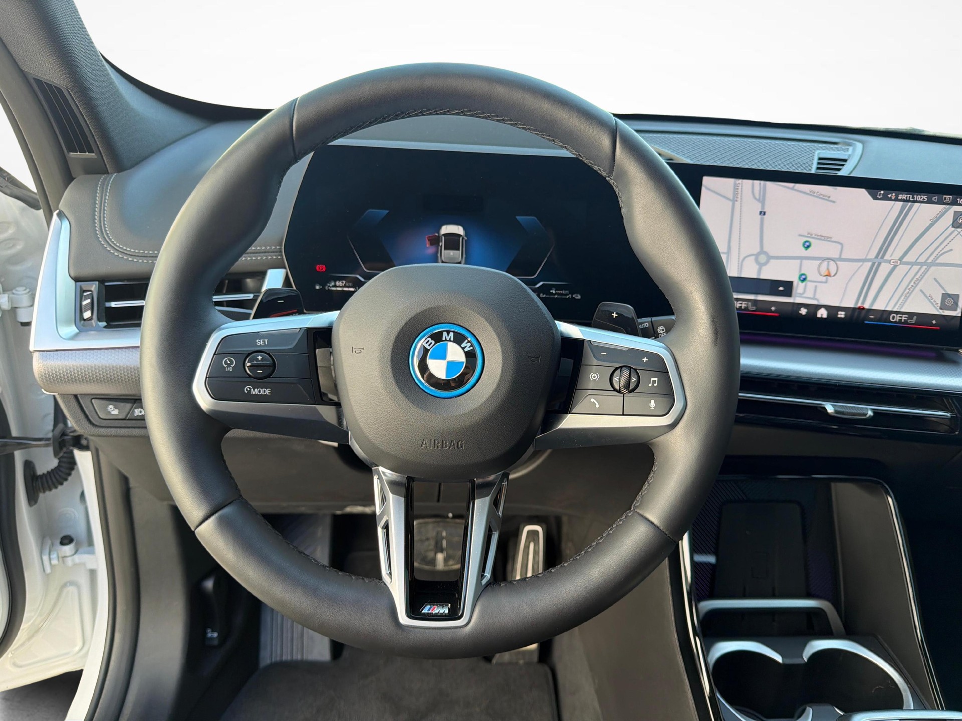 BMW X1 30e xDrive paddles-image-13