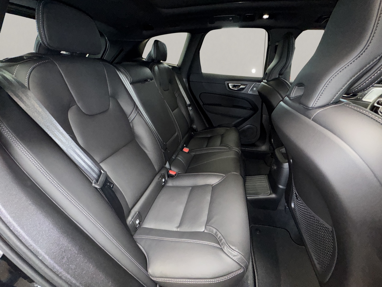 VOLVO XC60 2.0 T8 TE Ultra Dark eAWD-image-12