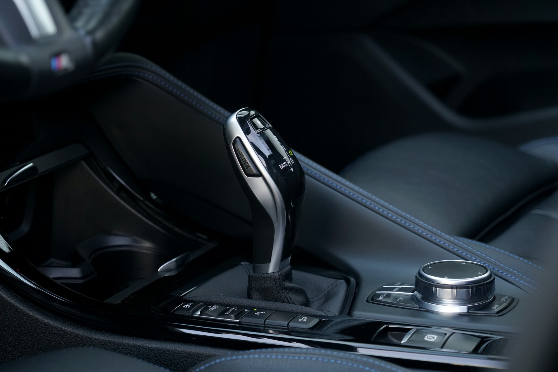 BMW X1 xDrive 25i M Sport Steptronic (CH)-image-6