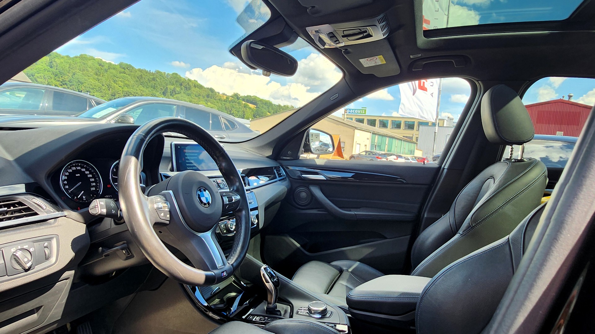 BMW X1 xDrive 25i M Sport Steptronic (CH)-image-2