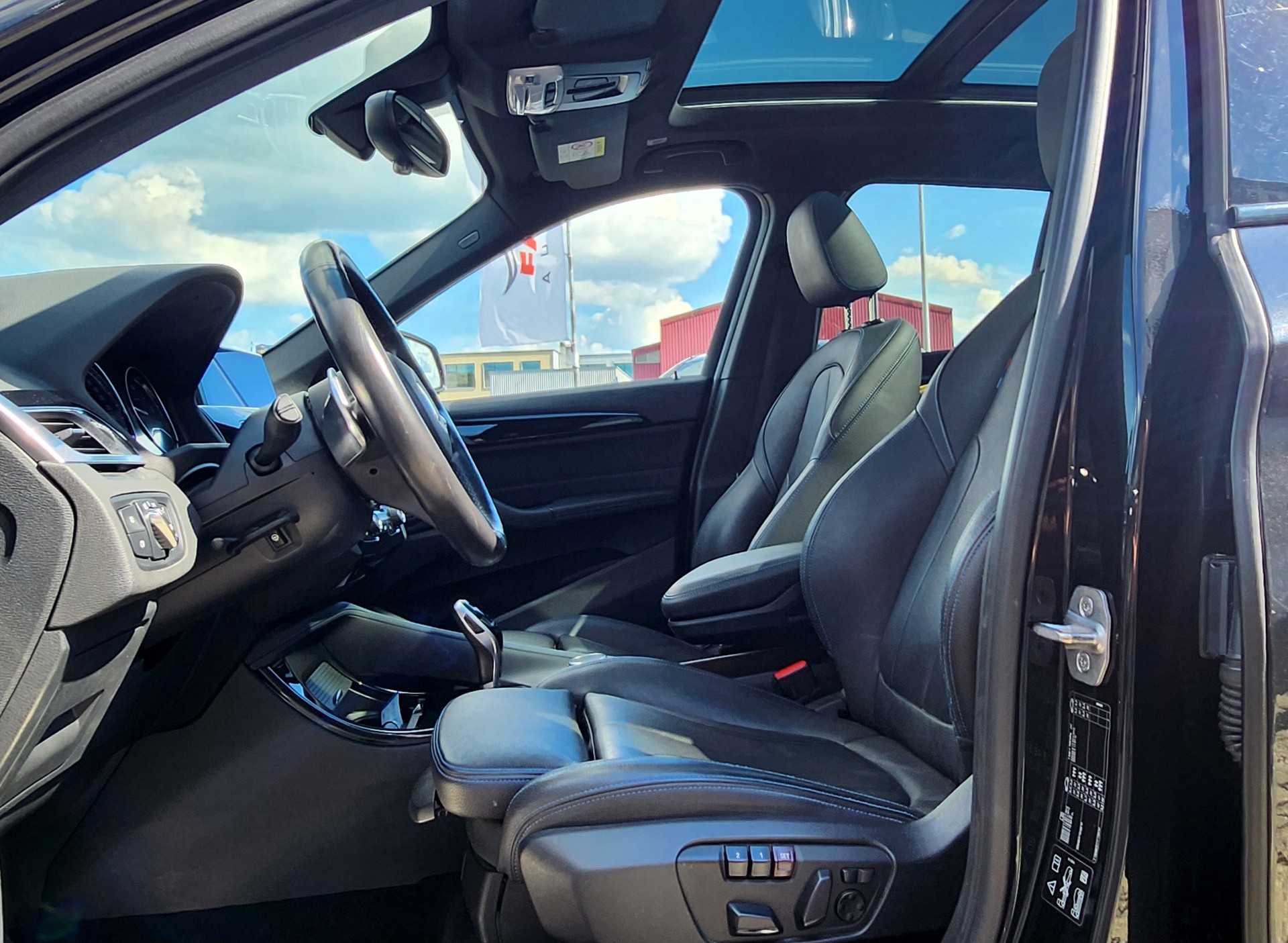 BMW X1 xDrive 25i M Sport Steptronic (CH)-image-6