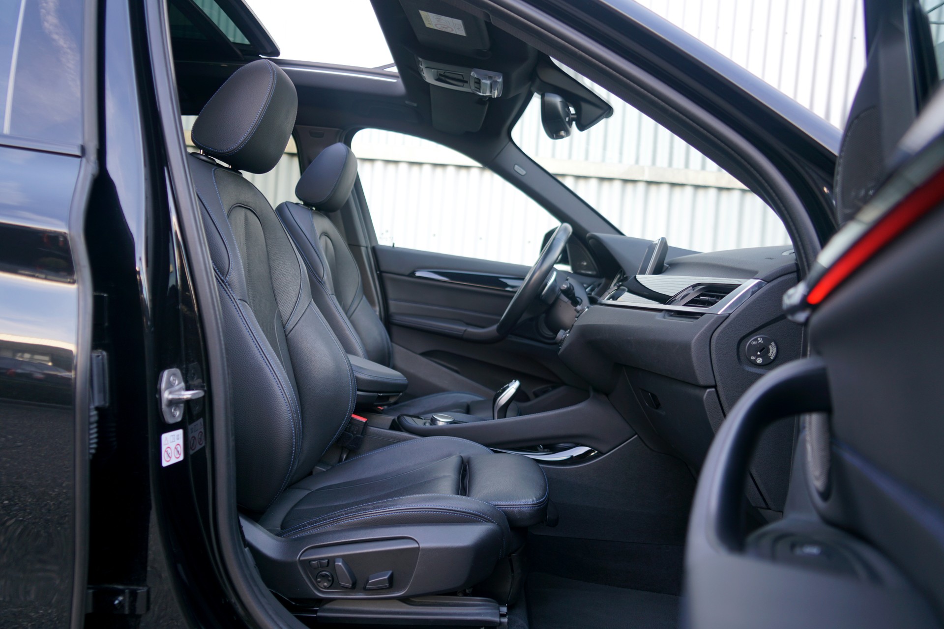 BMW X1 xDrive 25i M Sport Steptronic (CH)-image-13
