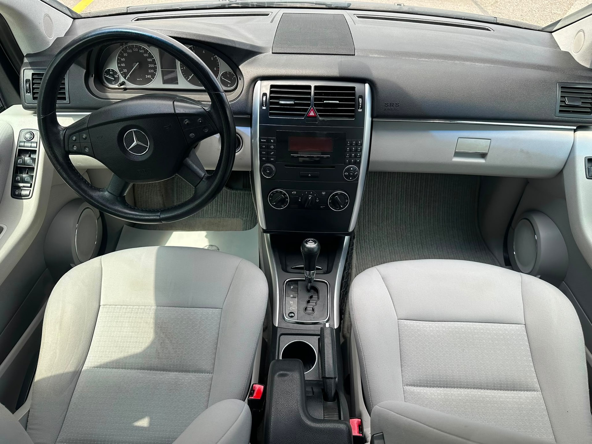 MERCEDES-BENZ B 200-image-10