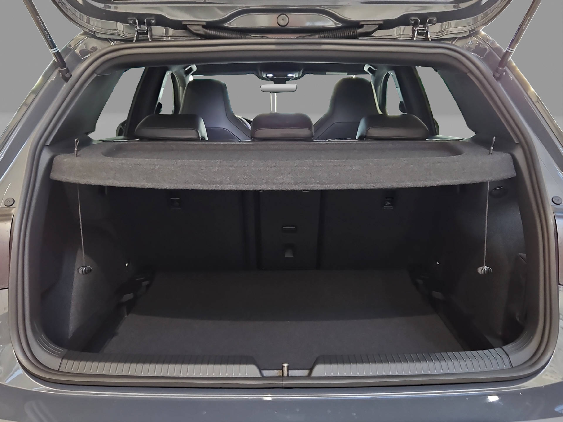 VW Golf VIII 1.5 eTSI R-Line DSG-image-15