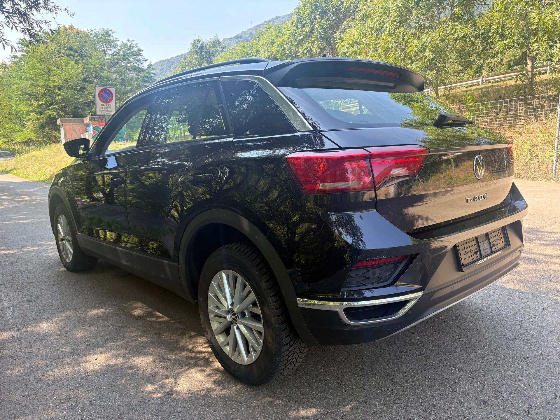 VW T-Roc 1.5 TSI EVO Advance-image-3