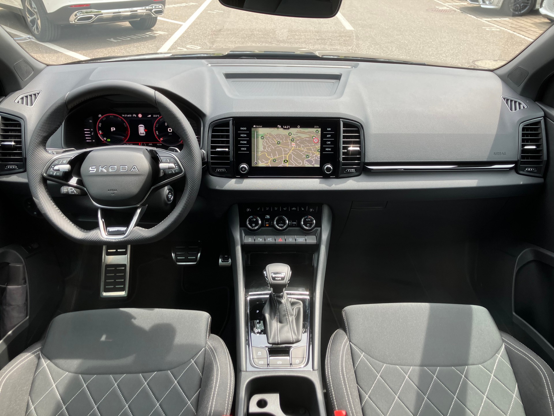SKODA Karoq 2.0 TSI SportLine 4x4 DSG-image-8