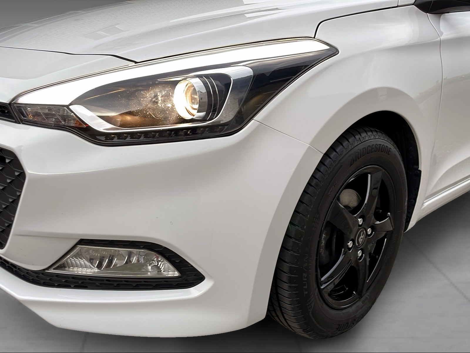 HYUNDAI i20 1.2 Amplia-image-10