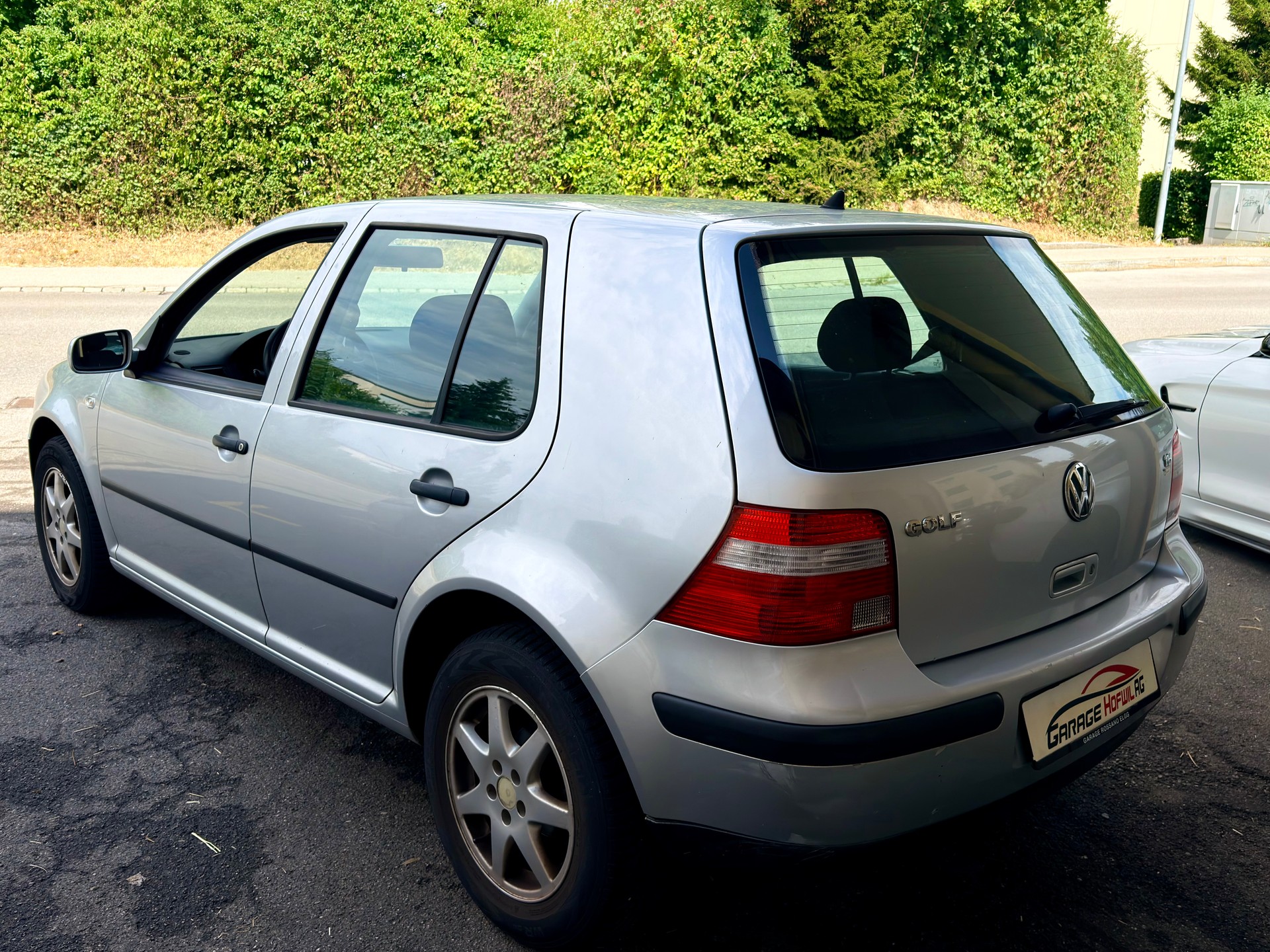 VW Golf 1.6 Comfortline Generation Automatic-image-3
