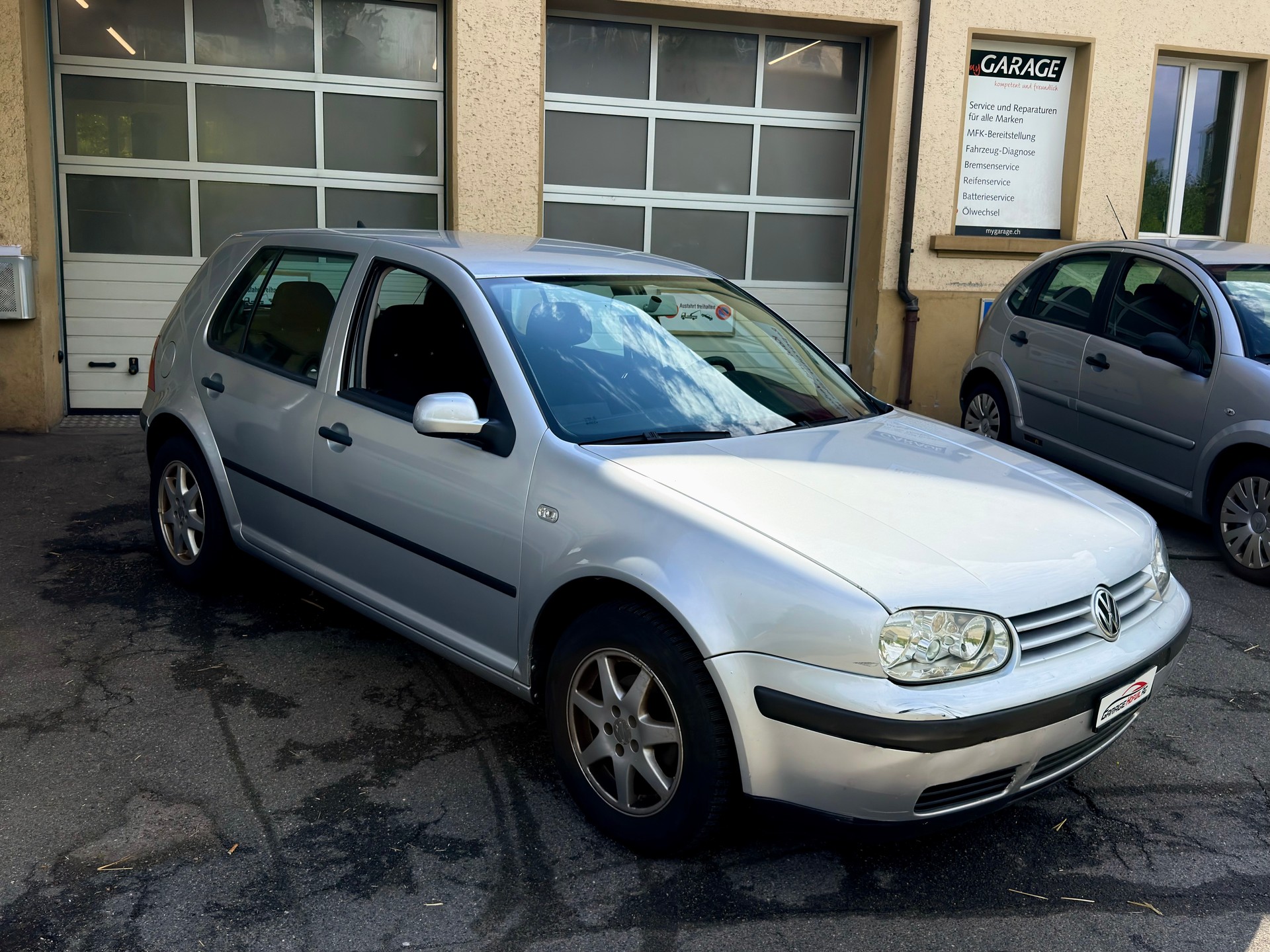 VW Golf 1.6 Comfortline Generation Automatic-image-1