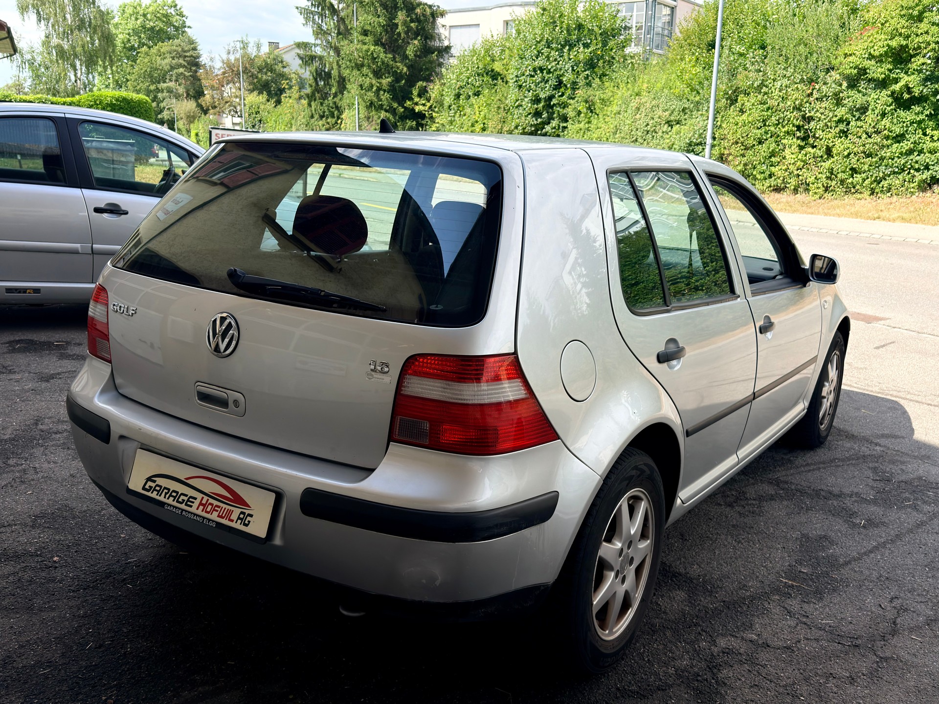 VW Golf 1.6 Comfortline Generation Automatic-image-2