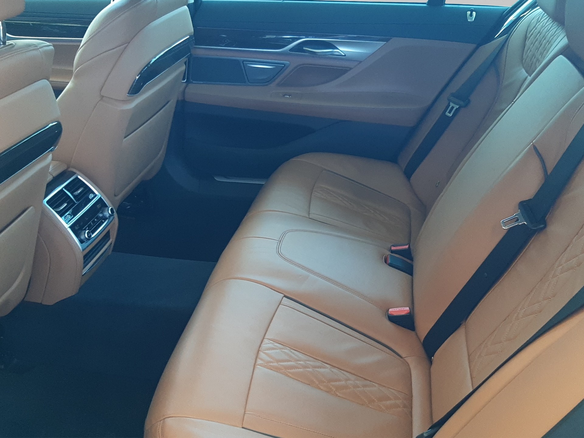 BMW 730Ld xDrive-image-12