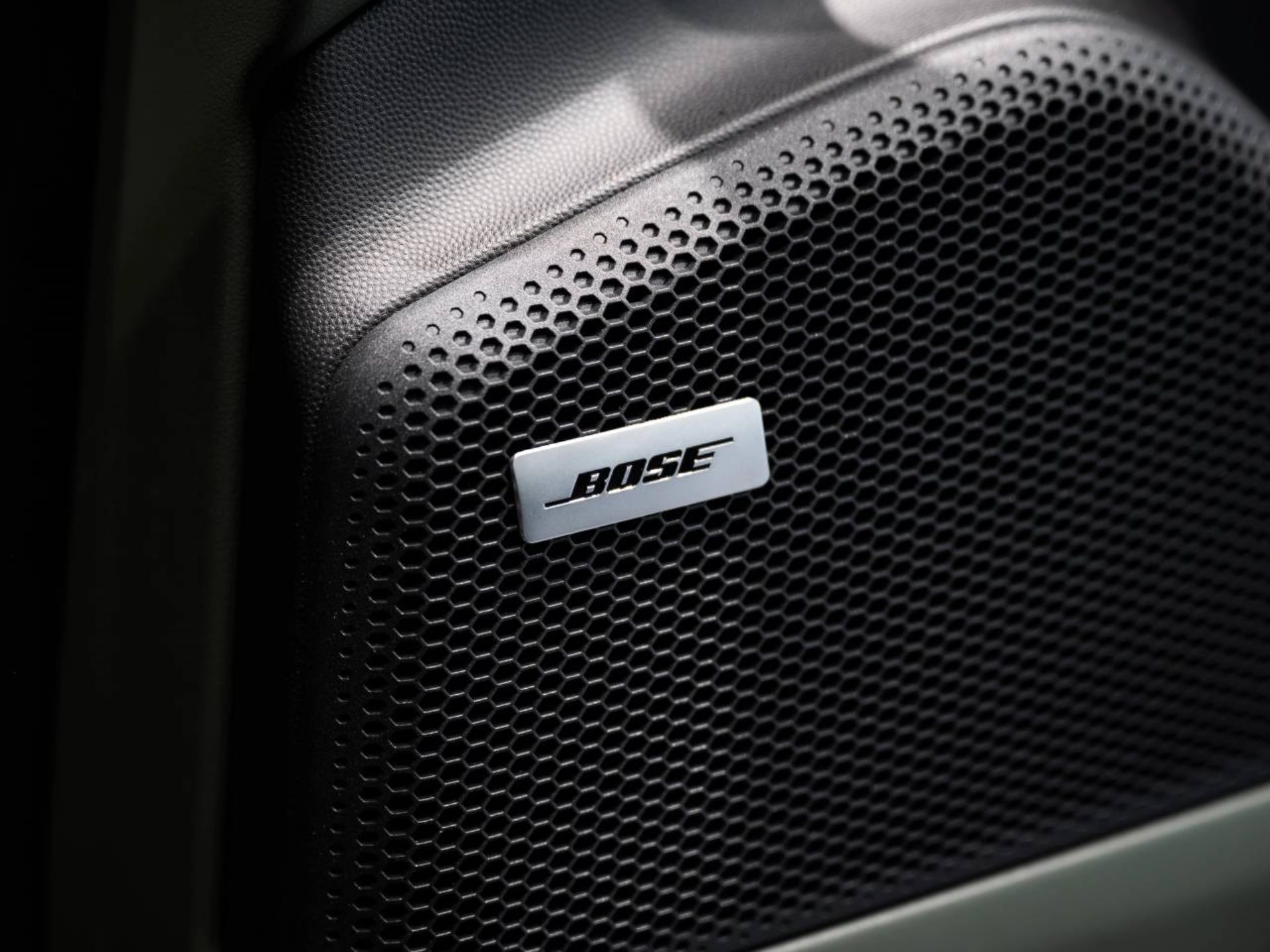 PORSCHE Macan 4-image-29