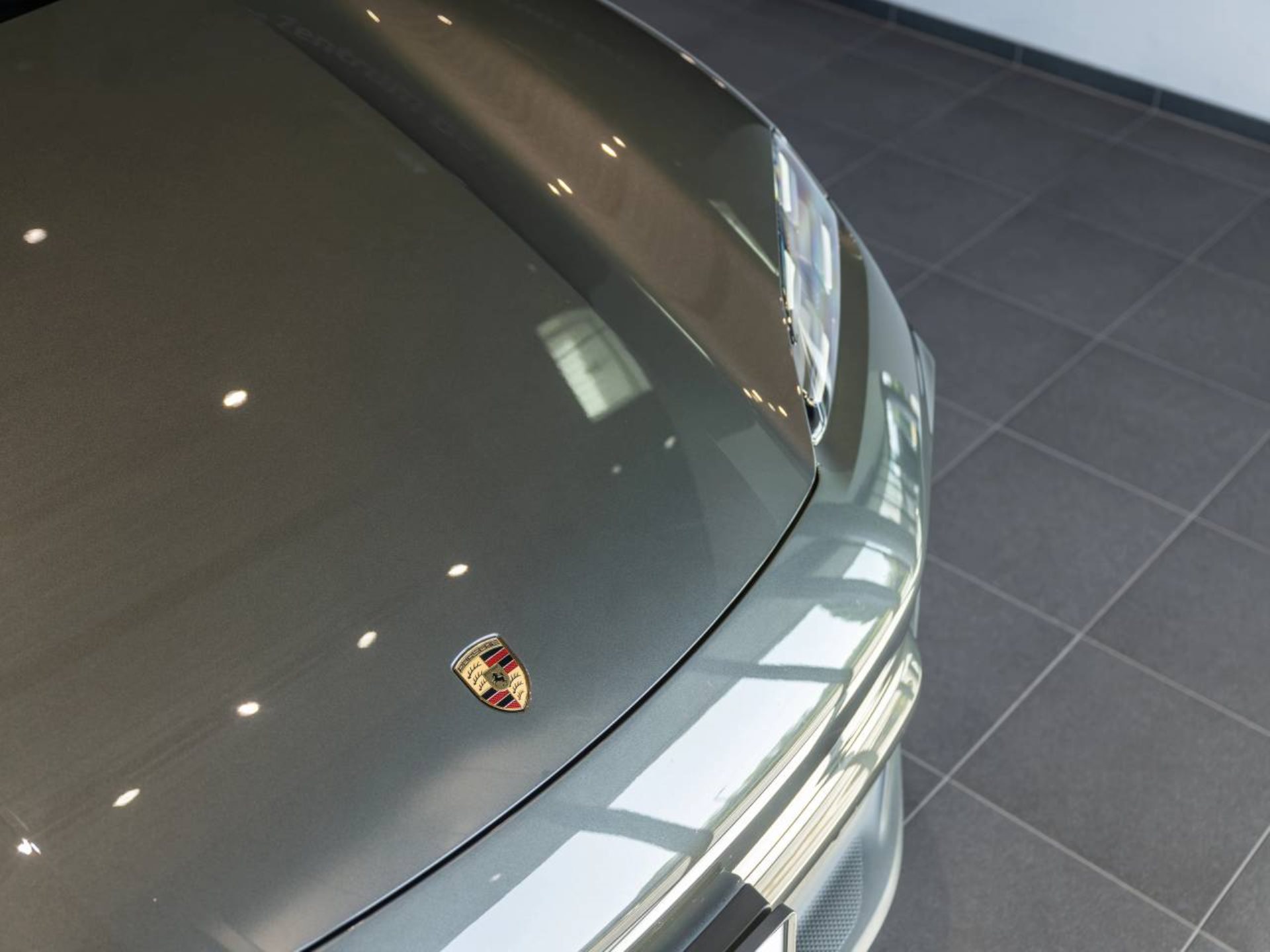 PORSCHE Macan 4-image-26