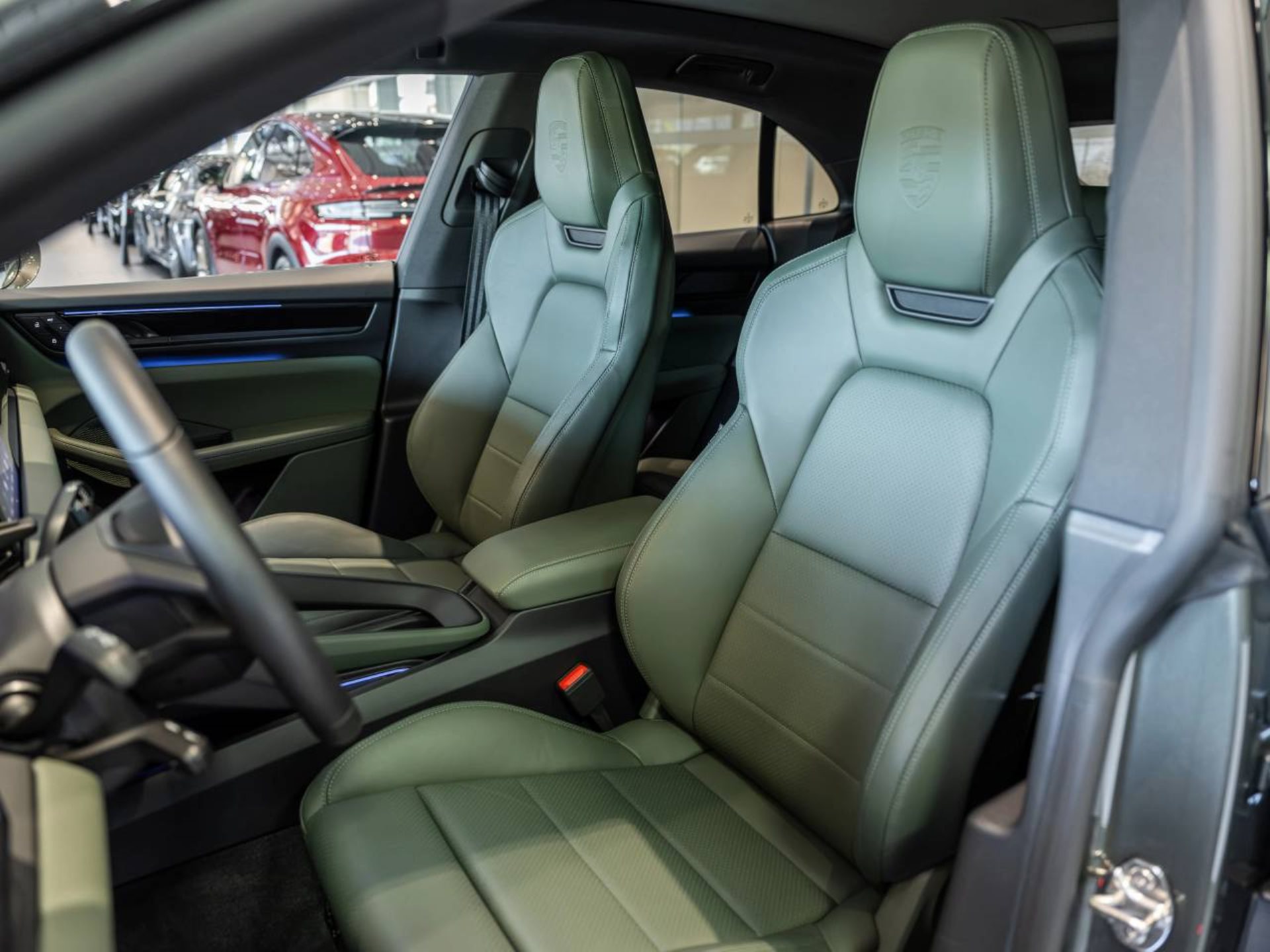 PORSCHE Macan 4-image-4