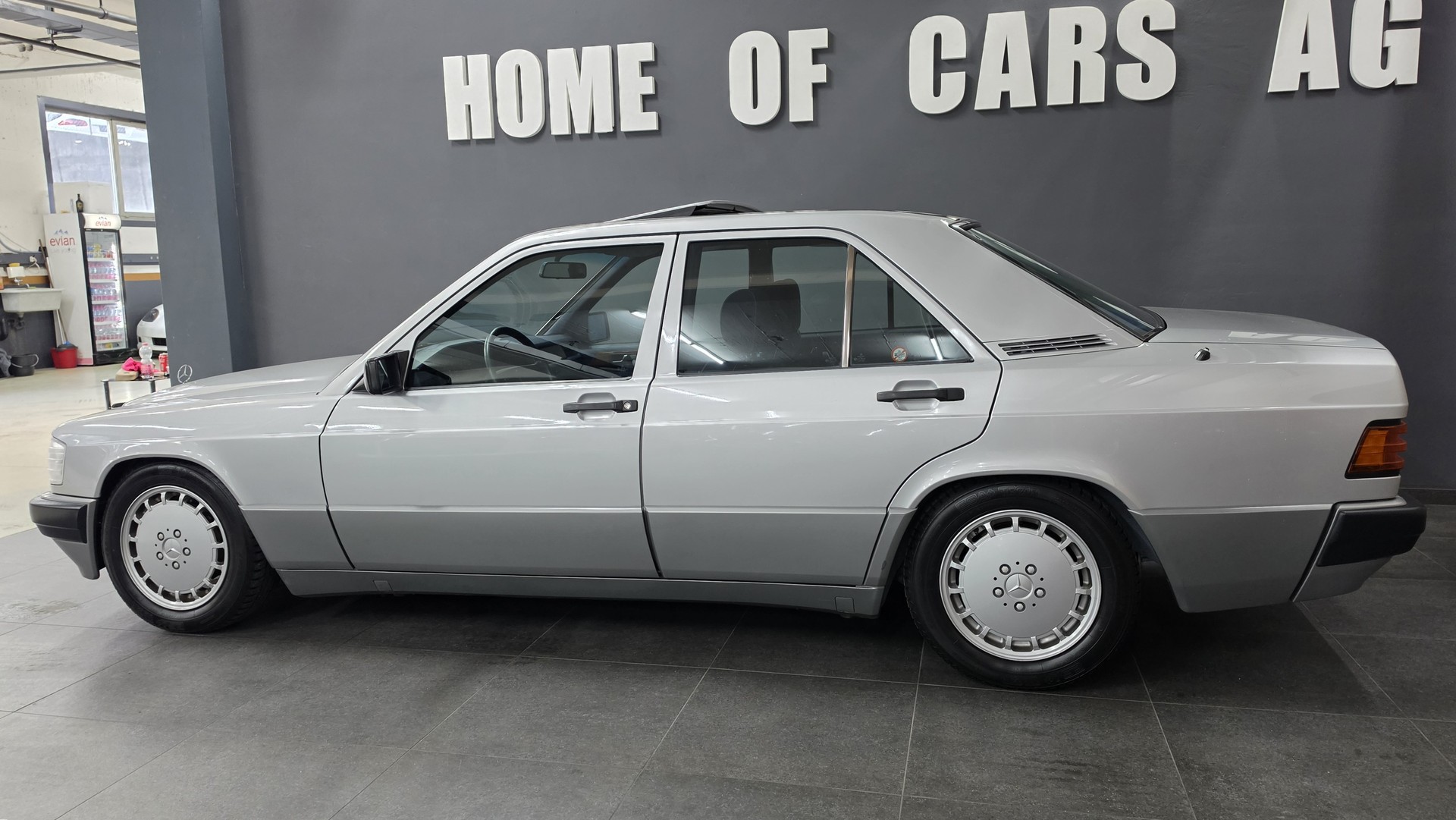 MERCEDES-BENZ 190 E 2.6 Handschalter-image-5