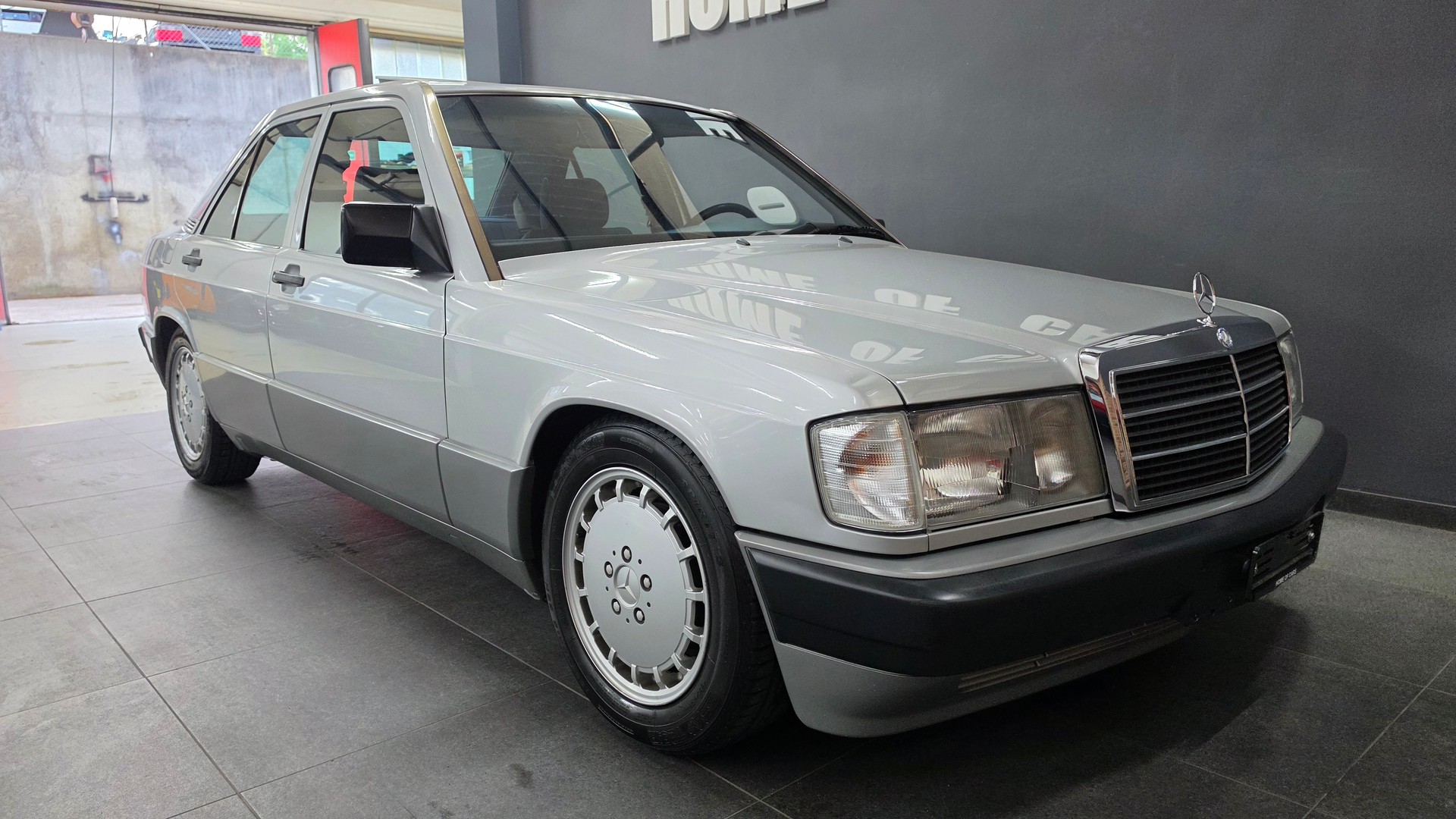 MERCEDES-BENZ 190 E 2.6 Handschalter-image-17