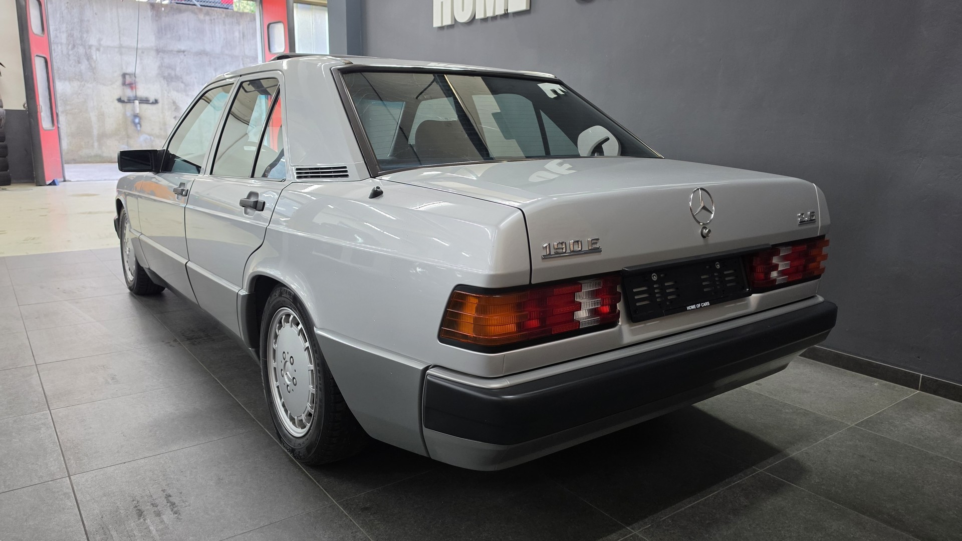 MERCEDES-BENZ 190 E 2.6 Handschalter-image-8