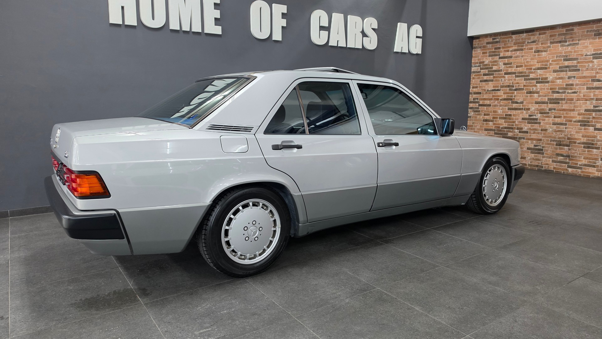 MERCEDES-BENZ 190 E 2.6 Handschalter-image-13