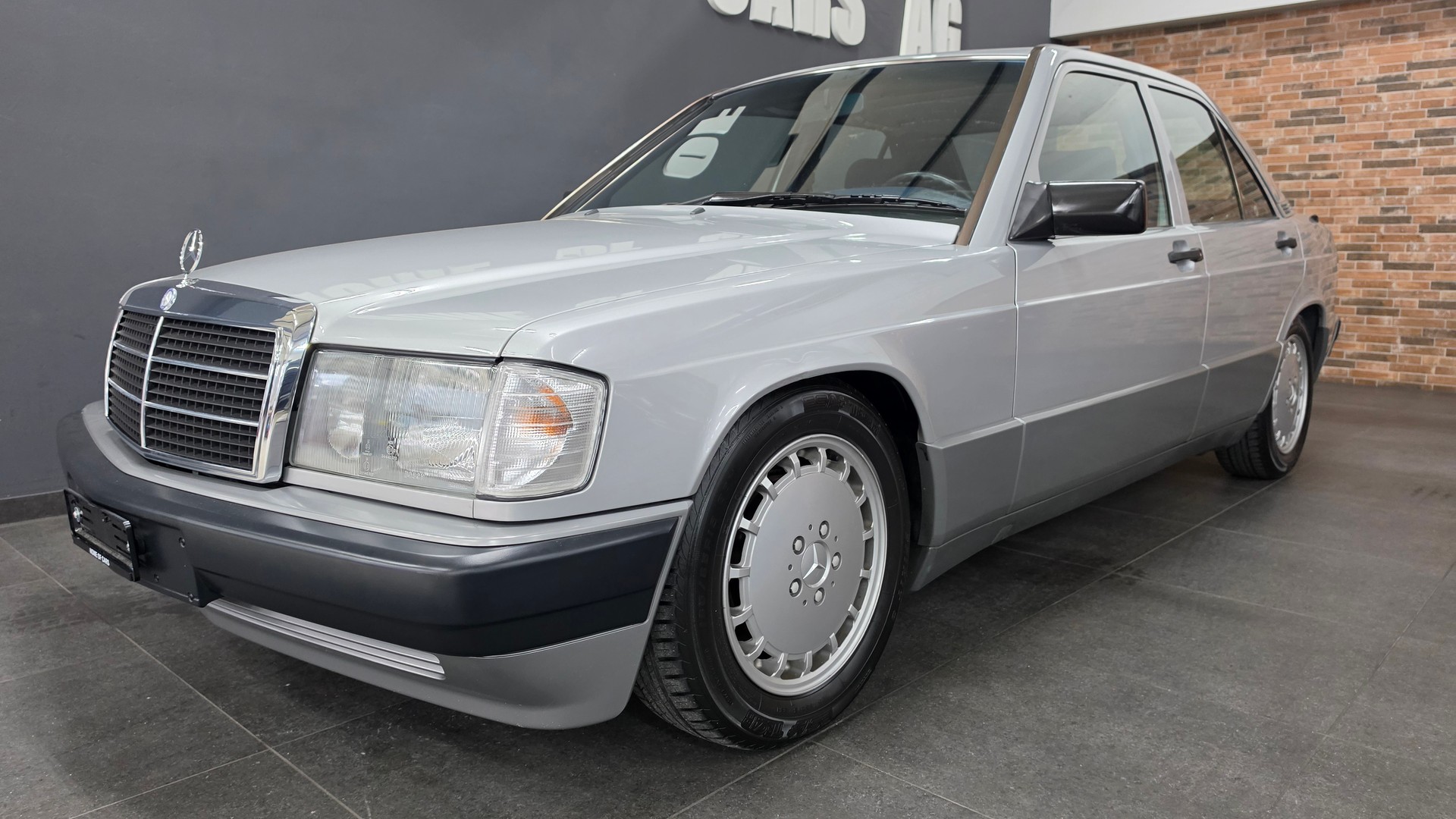 MERCEDES-BENZ 190 E 2.6 Handschalter-showroom-element-1