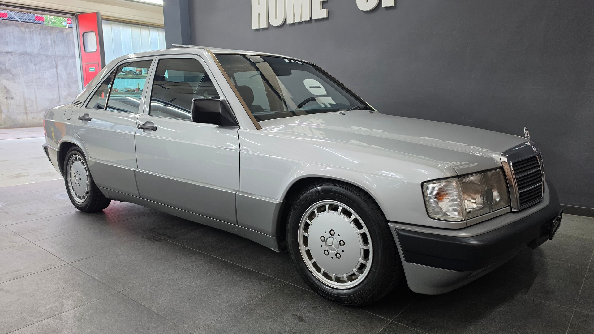 MERCEDES-BENZ 190 E 2.6 Handschalter-image-16