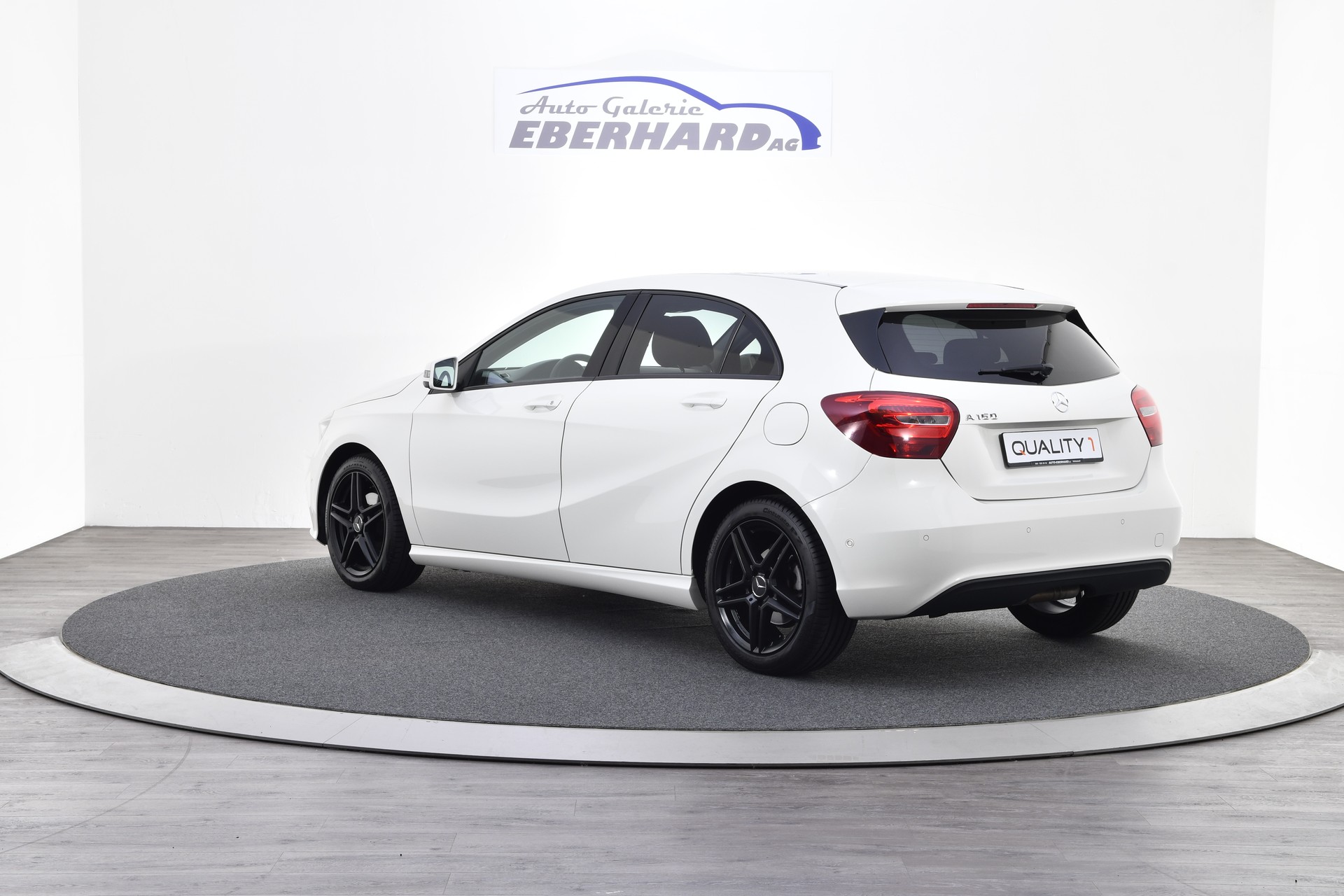 MERCEDES-BENZ A 160-showroom-element-2