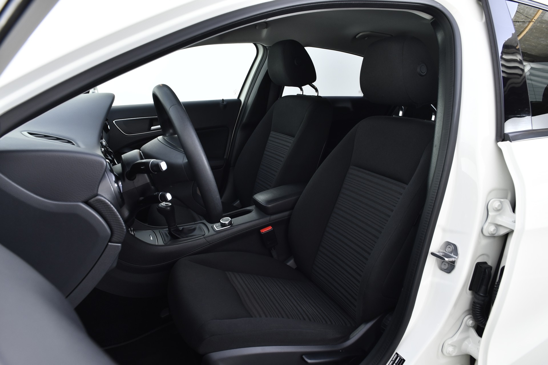 MERCEDES-BENZ A 160-image-10