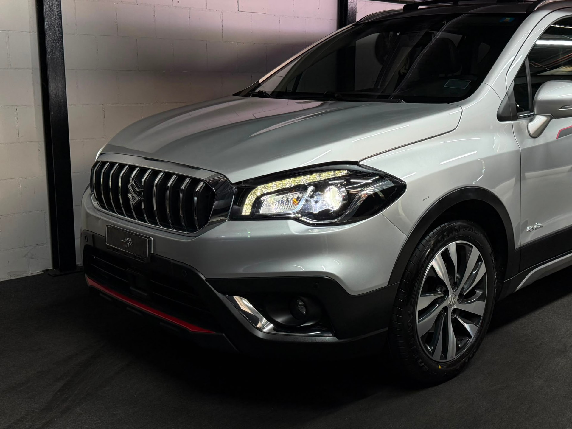 SUZUKI SX4 S-Cross 1.4 16V Piz Sulai 4WD Automatic / Aus Erster Hand / CH- Fahrzeug-showroom-element-2