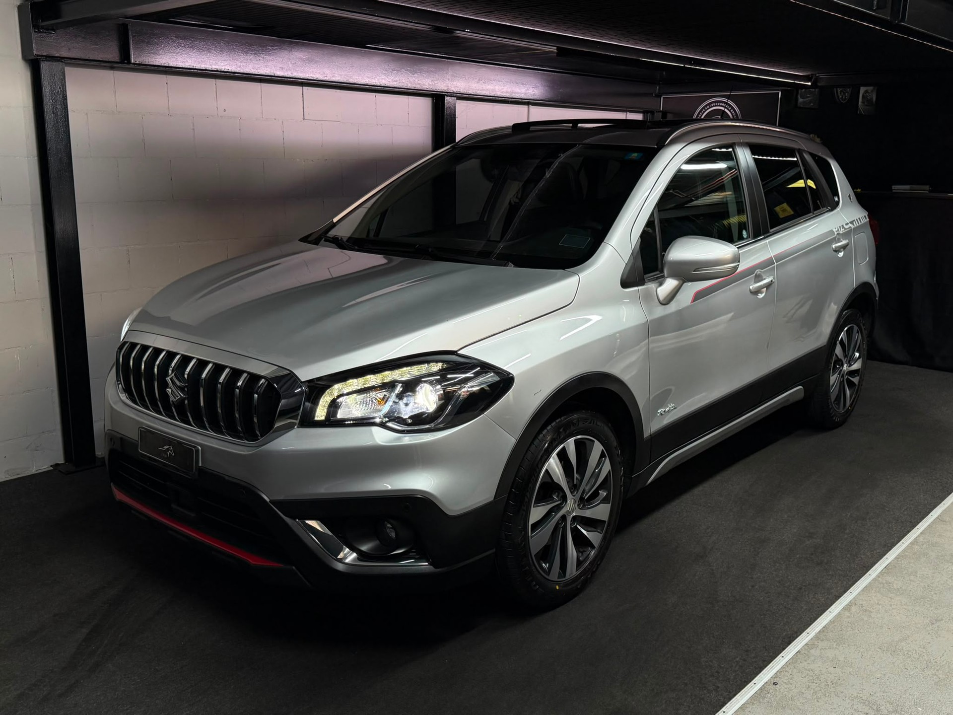 SUZUKI SX4 S-Cross 1.4 16V Piz Sulai 4WD Automatic / Aus Erster Hand / CH- Fahrzeug-showroom-element-1