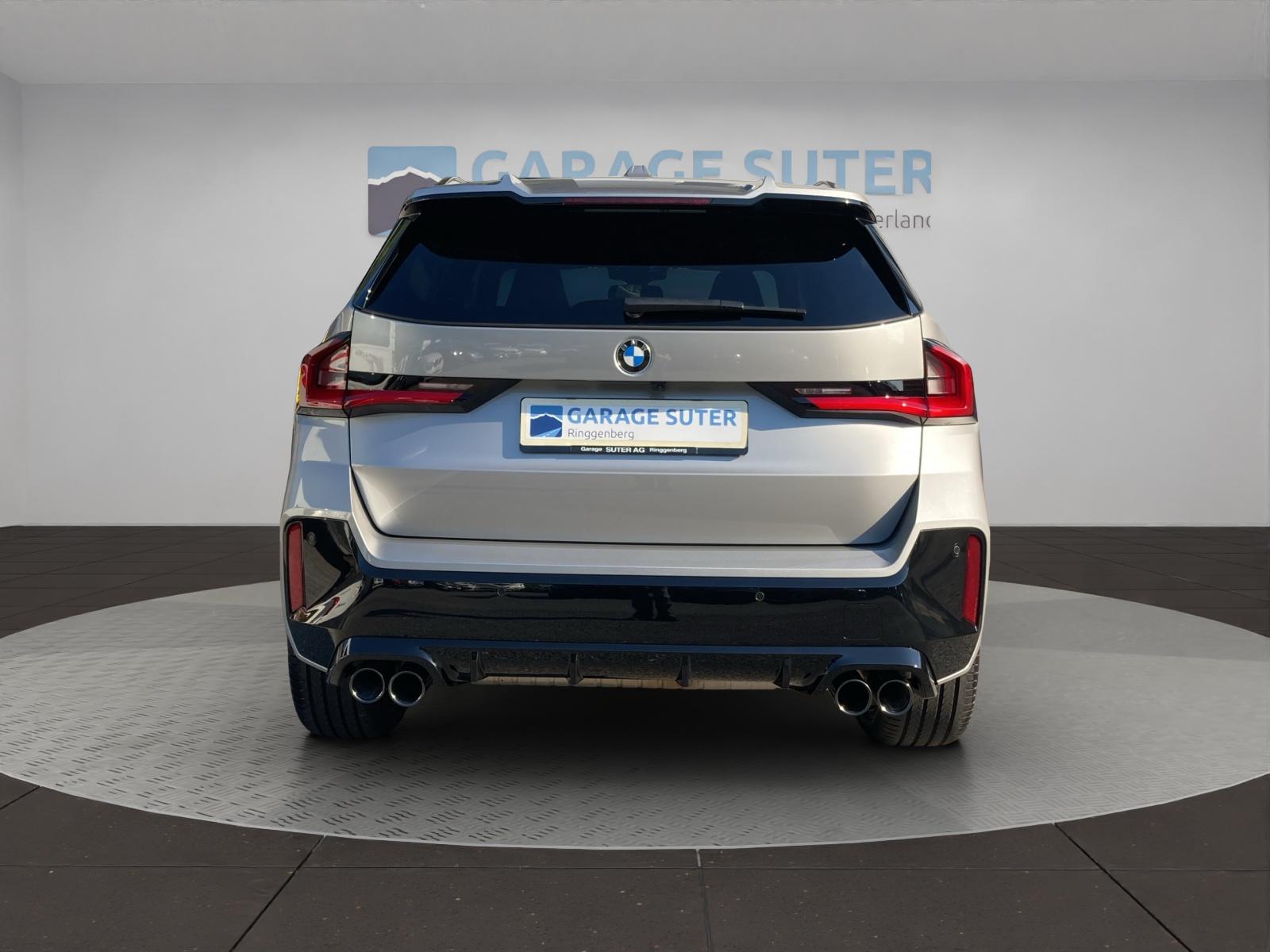 BMW X1 M35i-showroom-element-2