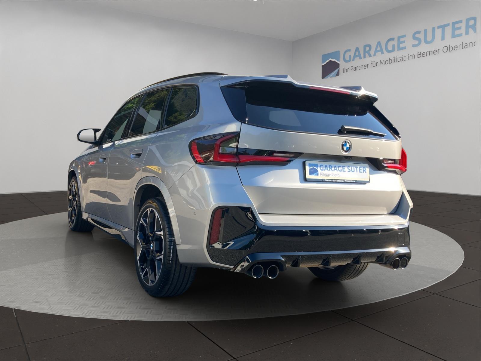 BMW X1 M35i-showroom-element-1