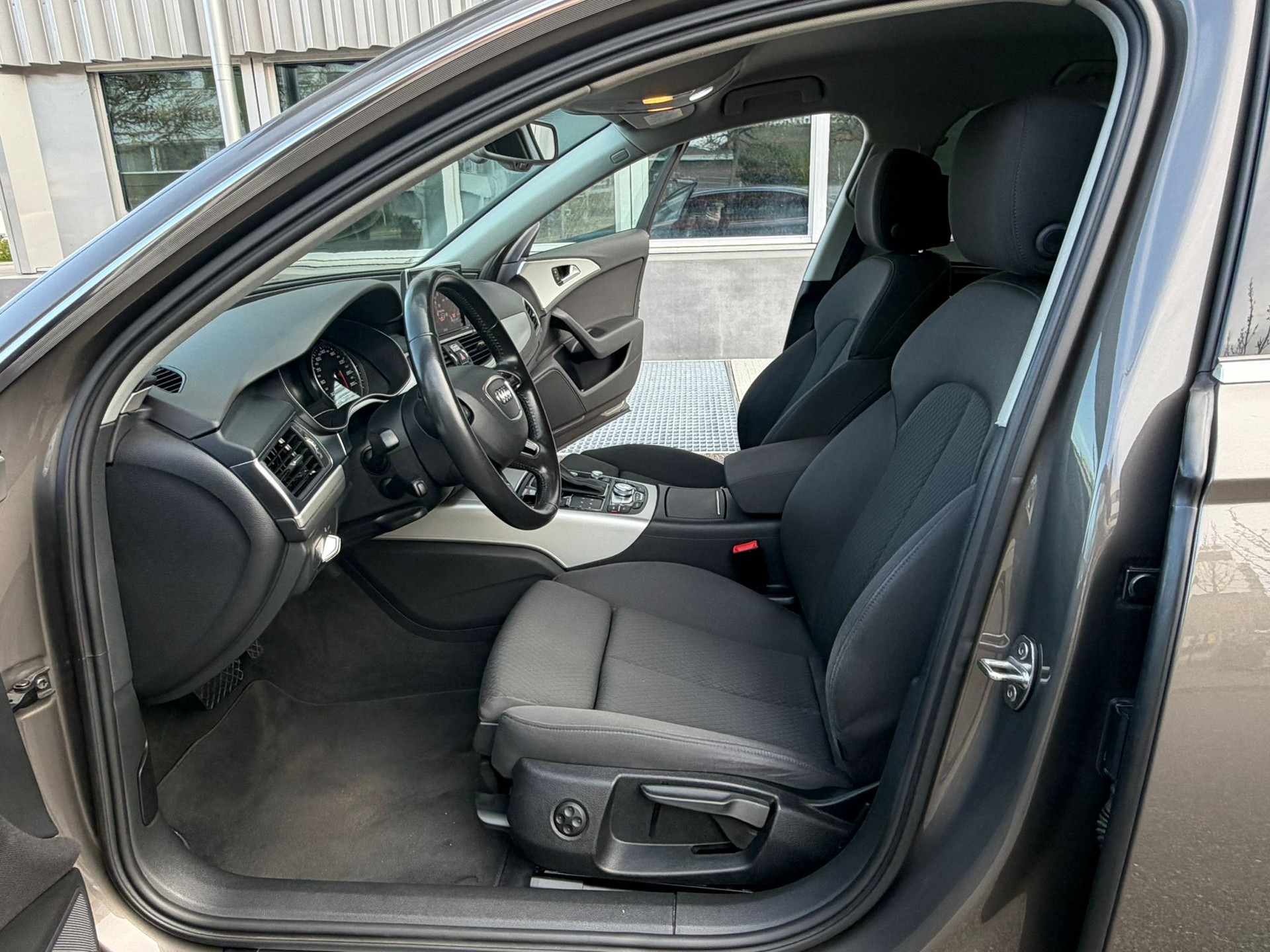 AUDI 2.0 TDI 190 S-Tronic-image-5