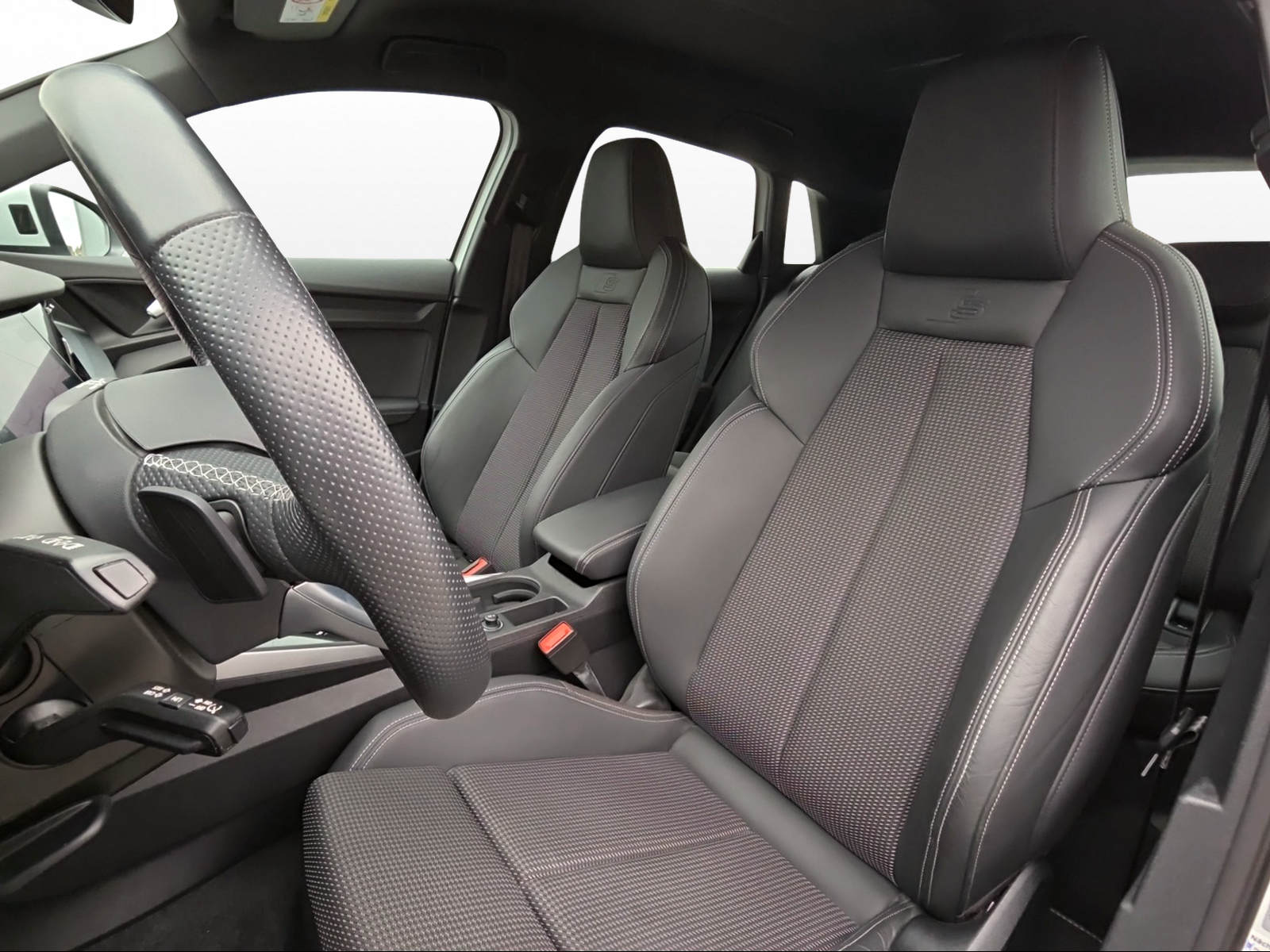 AUDI A3 Sportback 40 TFSI S line quattro S-tronic-image-7