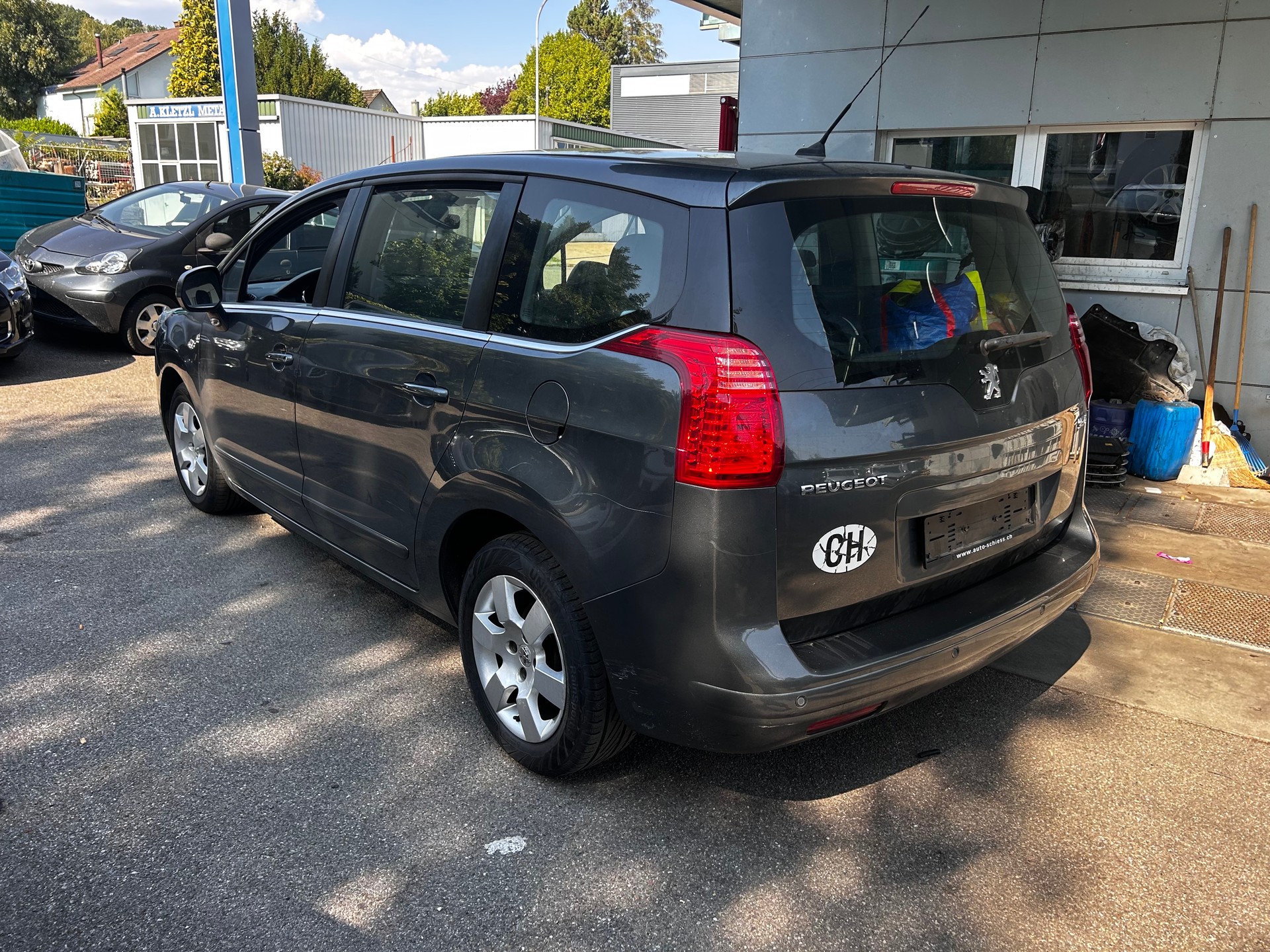 PEUGEOT 5008-image-5