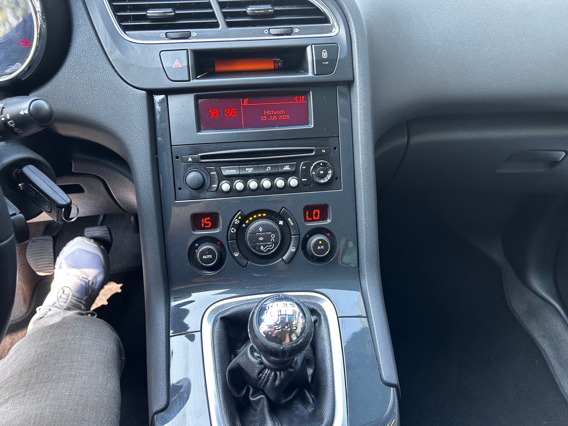 PEUGEOT 5008-image-11