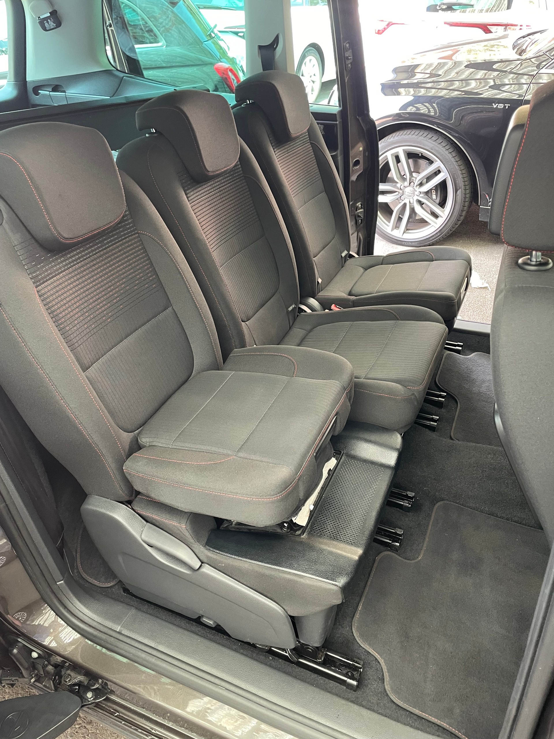 VW Sharan 2.0 TDI BMT Comfortline 4Motion DSG-image-9