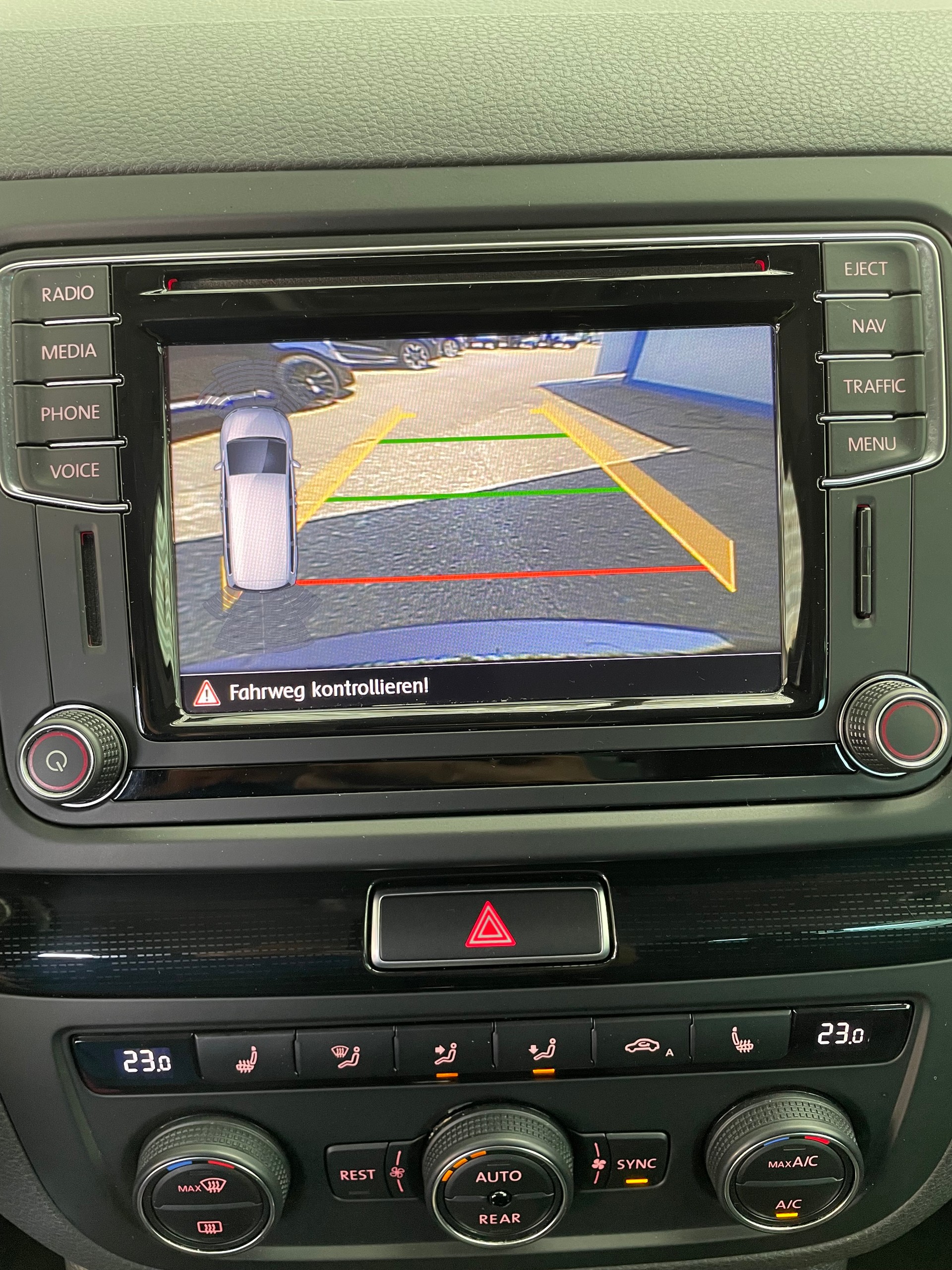 VW Sharan 2.0 TDI BMT Comfortline 4Motion DSG-image-13